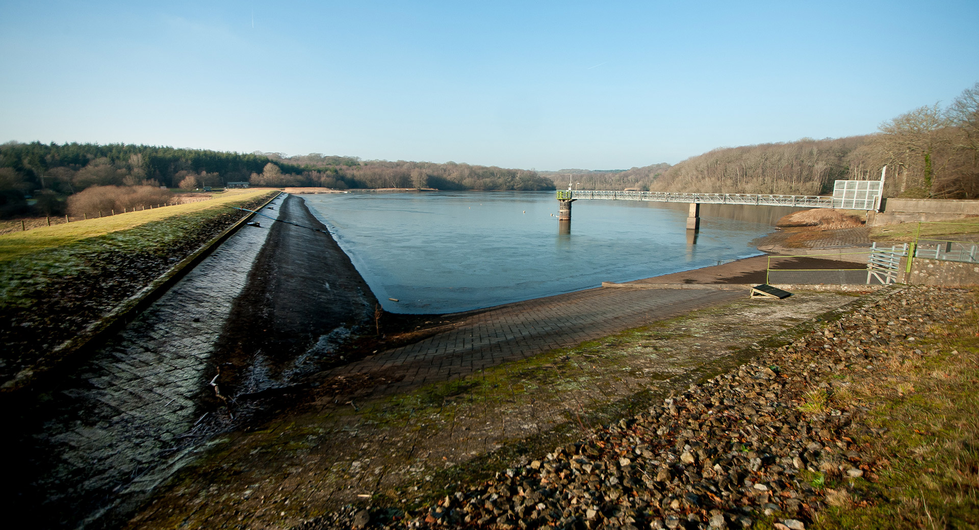 Powdermill Reservoir on a frosty winter day